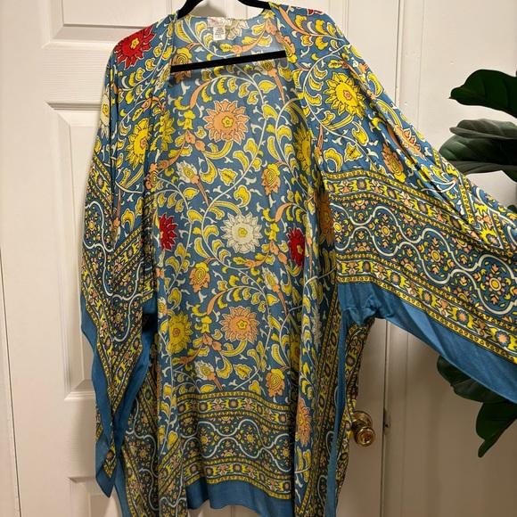 Fun print, airy kimono perfect for summer - Picture 3 of 3